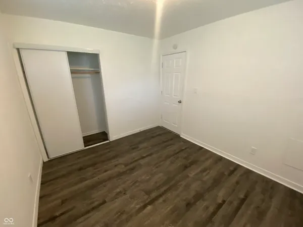 $975 | 621 North Oxford Street, Indianapolis, IN 46201