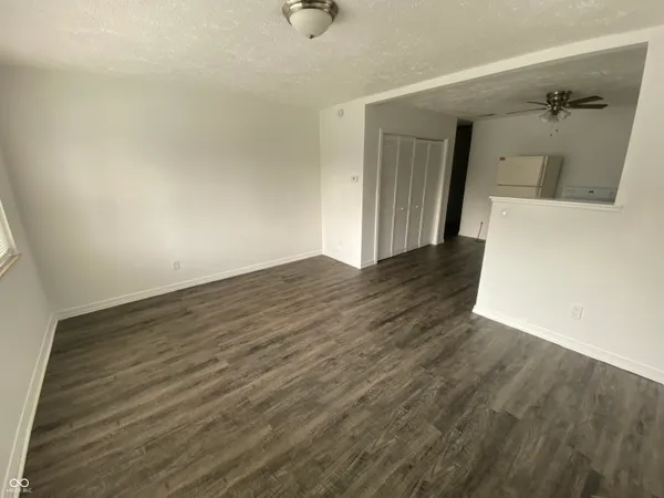 $975 | 621 North Oxford Street, Indianapolis, IN 46201