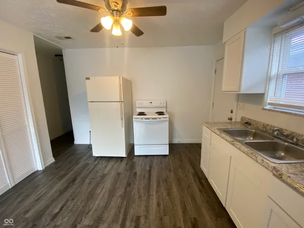 $975 | 621 North Oxford Street, Indianapolis, IN 46201