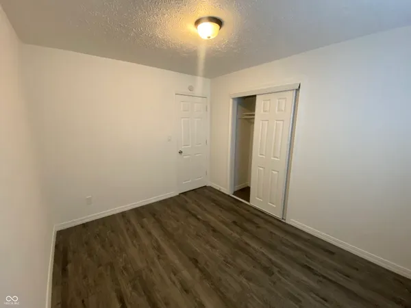 $975 | 621 North Oxford Street, Indianapolis, IN 46201