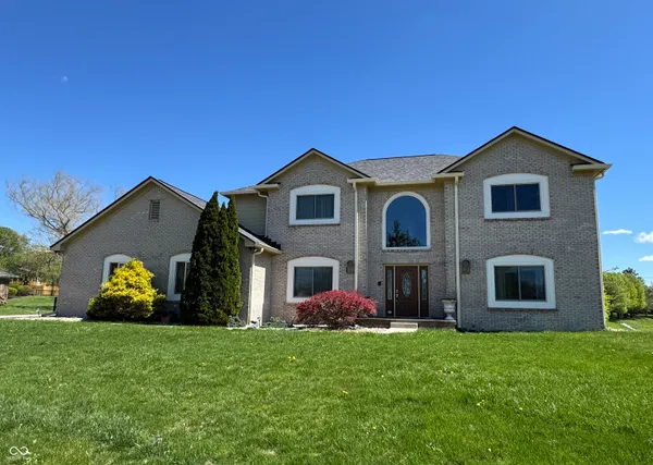 $574,900 | 45 Meadowview Lane, Greenwood, IN 46142