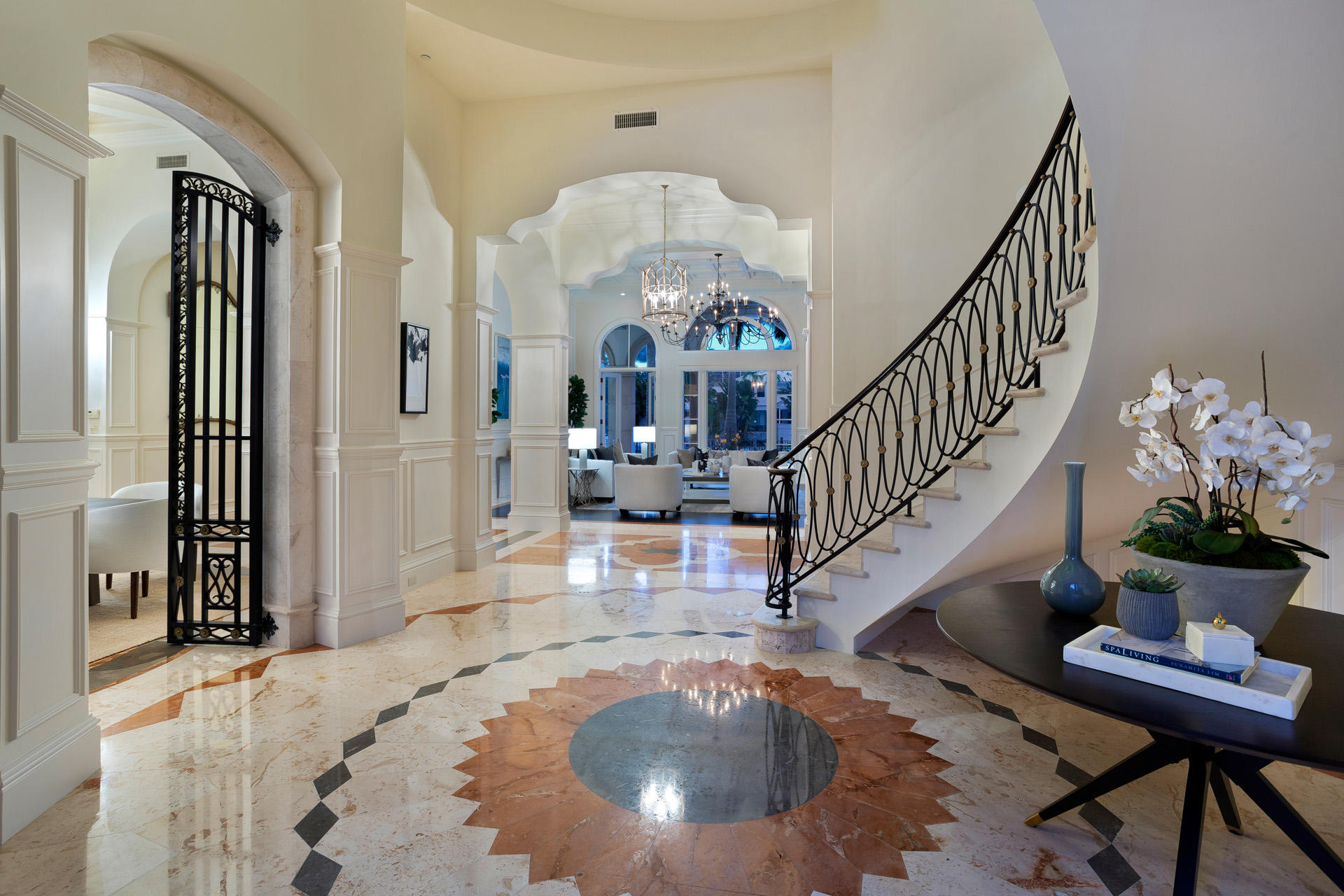 FOYER