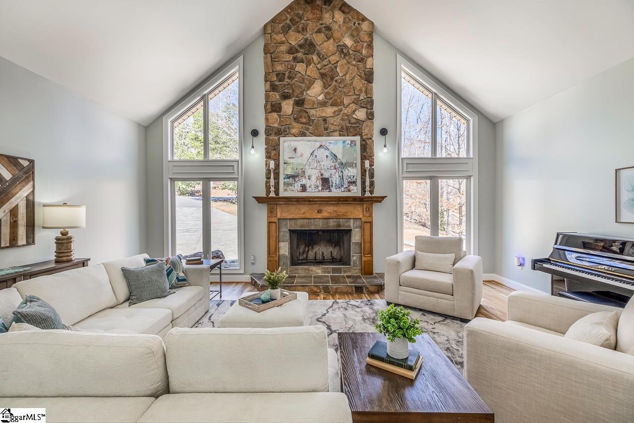 290 Coves End Point Seneca, SC 29678 - Photo 3 of 49 Gallery Image 3
