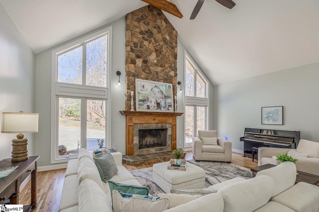 290 Coves End Point Seneca, SC 29678 - Photo 4 of 49 Gallery Image 4
