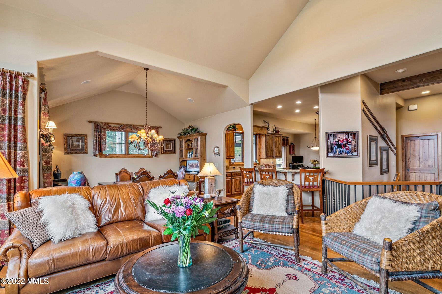 192 Mustang Road, Unit B Edwards, CO 81632 - Photo 11 of 30 Great room - dining room