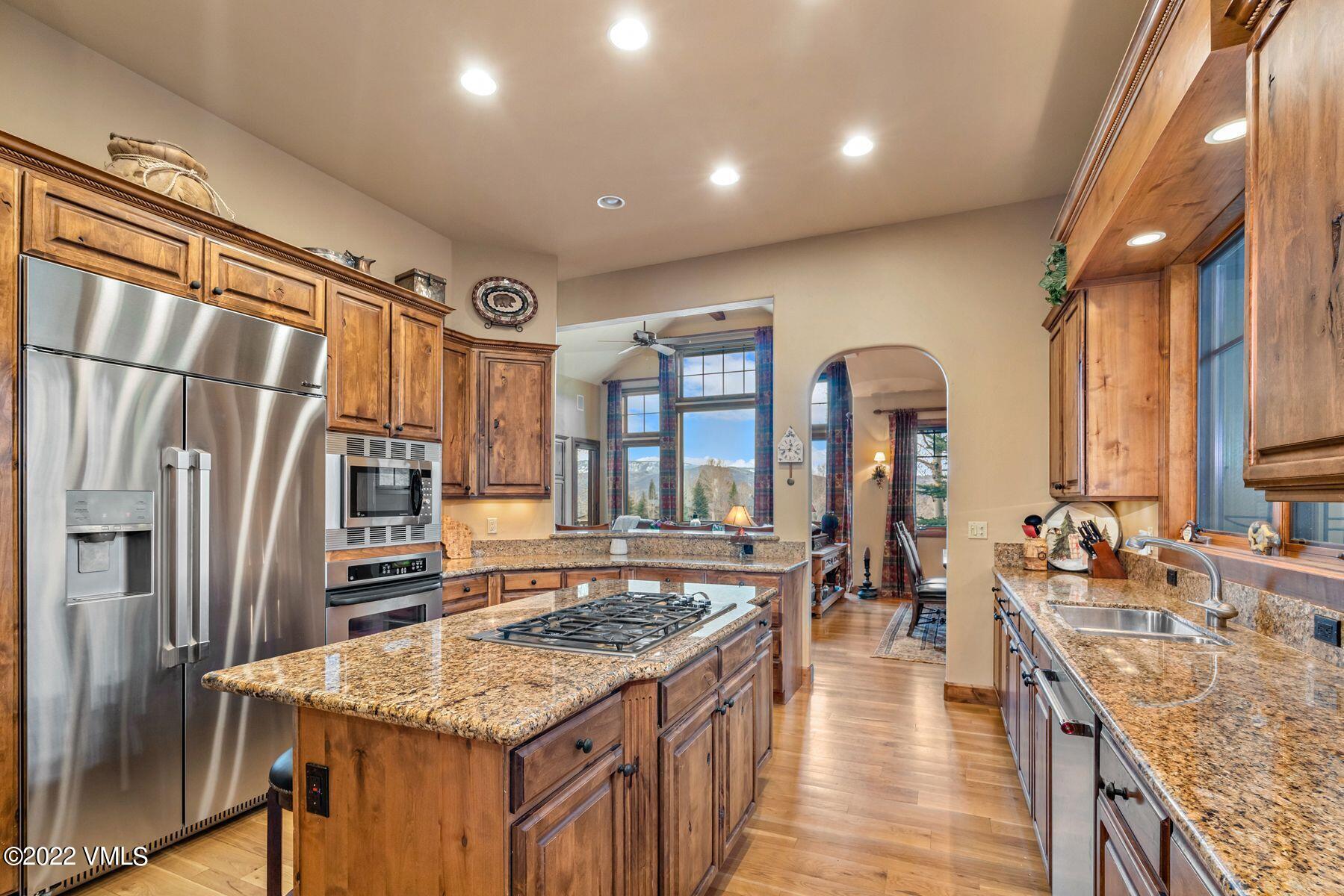 192 Mustang Road, Unit B Edwards, CO 81632 - Photo 13 of 30 4. kitchen