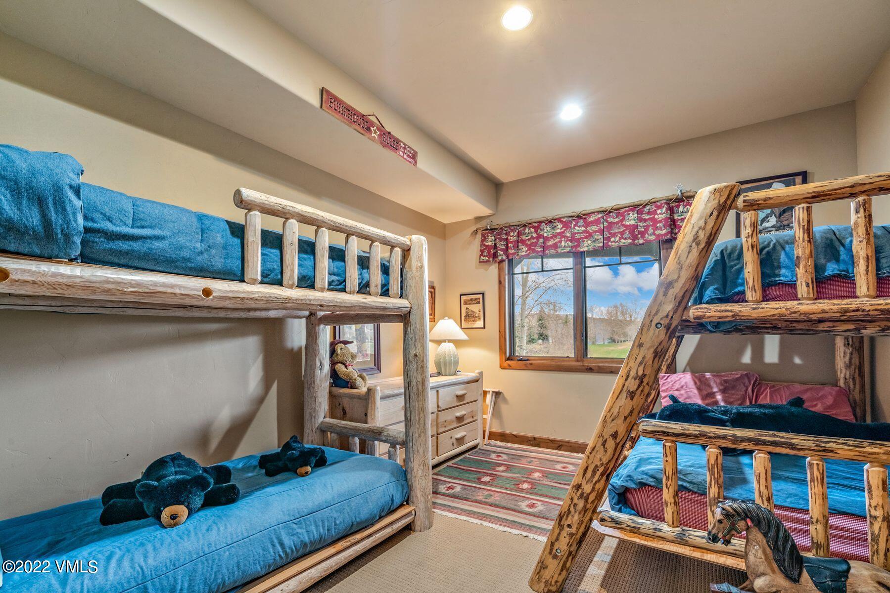 192 Mustang Road, Unit B Edwards, CO 81632 - Photo 23 of 30 bank bed room