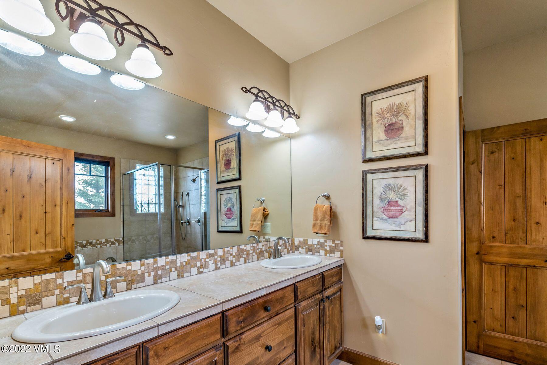 192 Mustang Road, Unit B Edwards, CO 81632 - Photo 10 of 30 Master bath