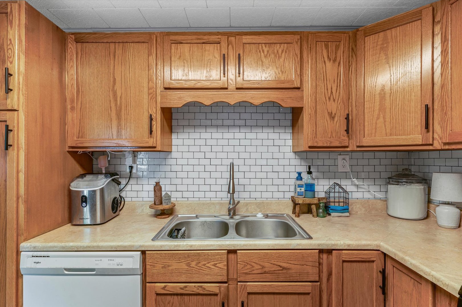 505 North Calhoun Street Tolono, IL 61880 - Photo 17 of 31 a kitchen with a sink and a cabinets