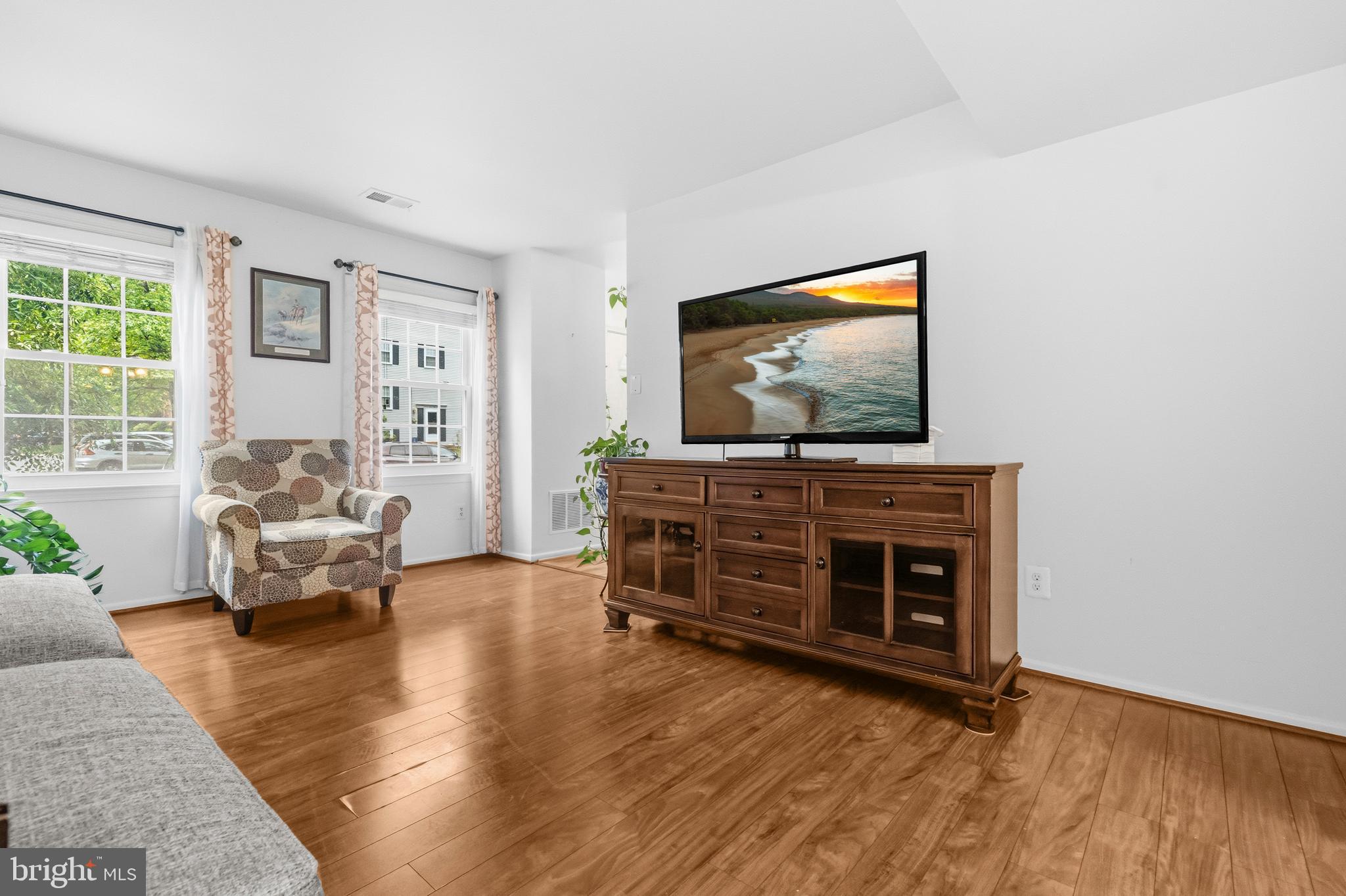 7730 Brandeis Way Springfield, VA 22153 - Photo 8 of 35