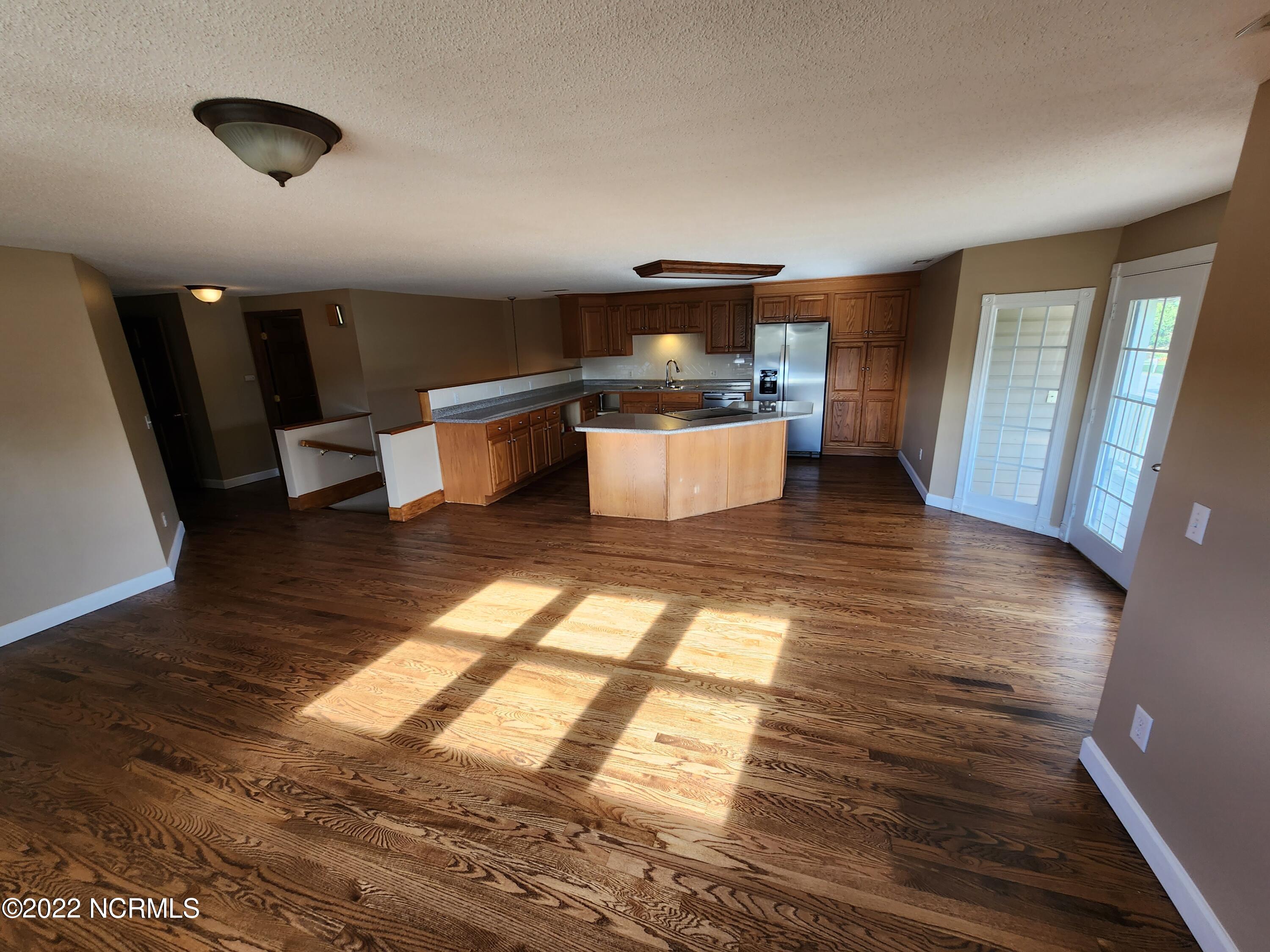 4490 Highway 41 Wallace, NC 28466 - Photo 16 of 35 Top Floor Living