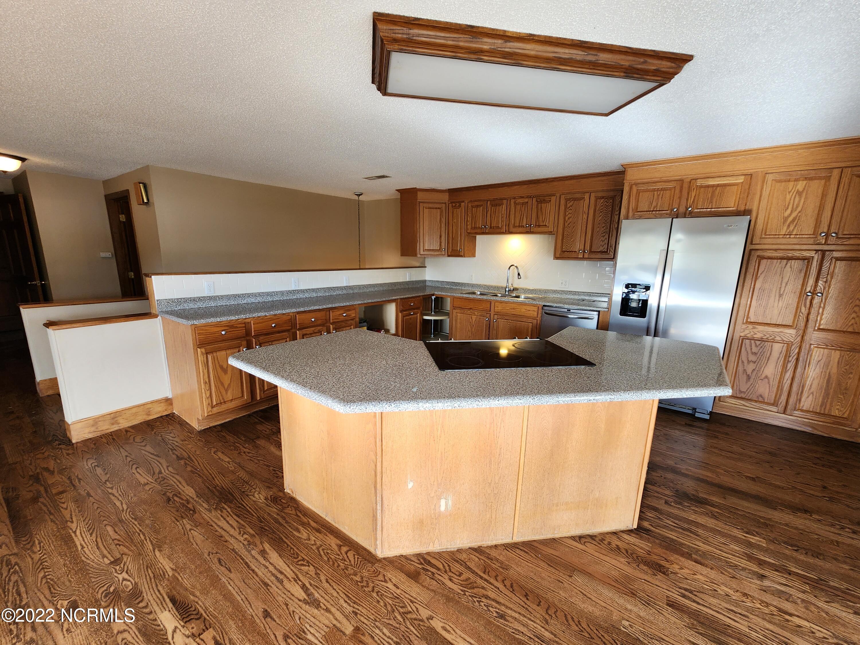 4490 Highway 41 Wallace, NC 28466 - Photo 2 of 35 Top Floor Kitchen