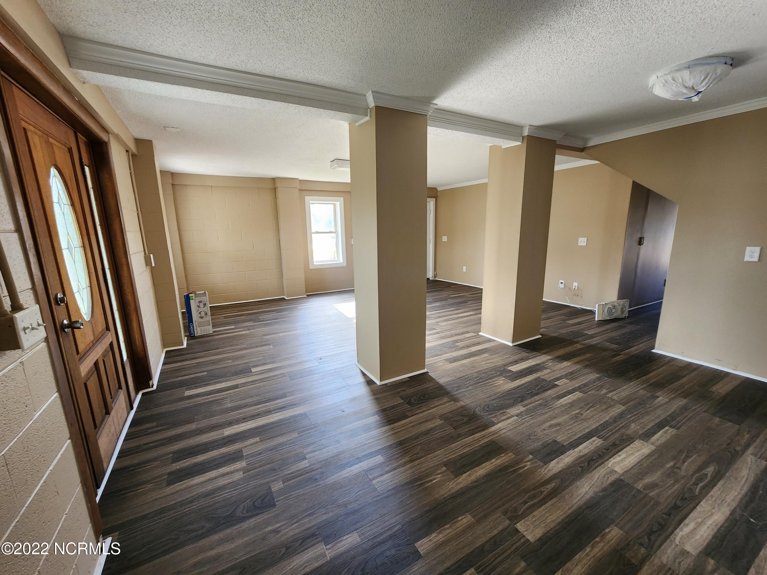 4490 Highway 41 Wallace, NC 28466 - Photo 23 of 35 Downstairs