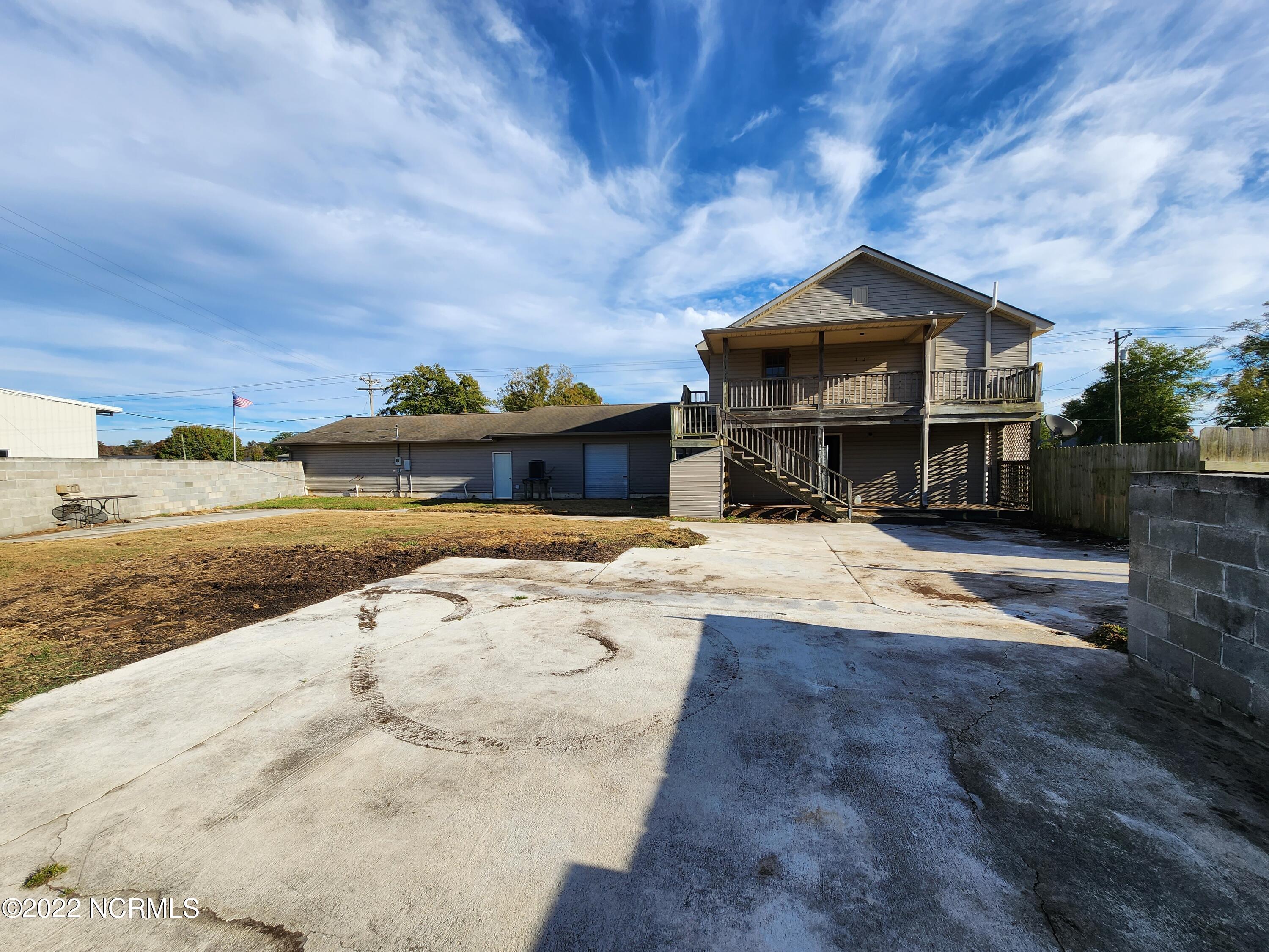 4490 Highway 41 Wallace, NC 28466 - Photo 26 of 35 Back of House