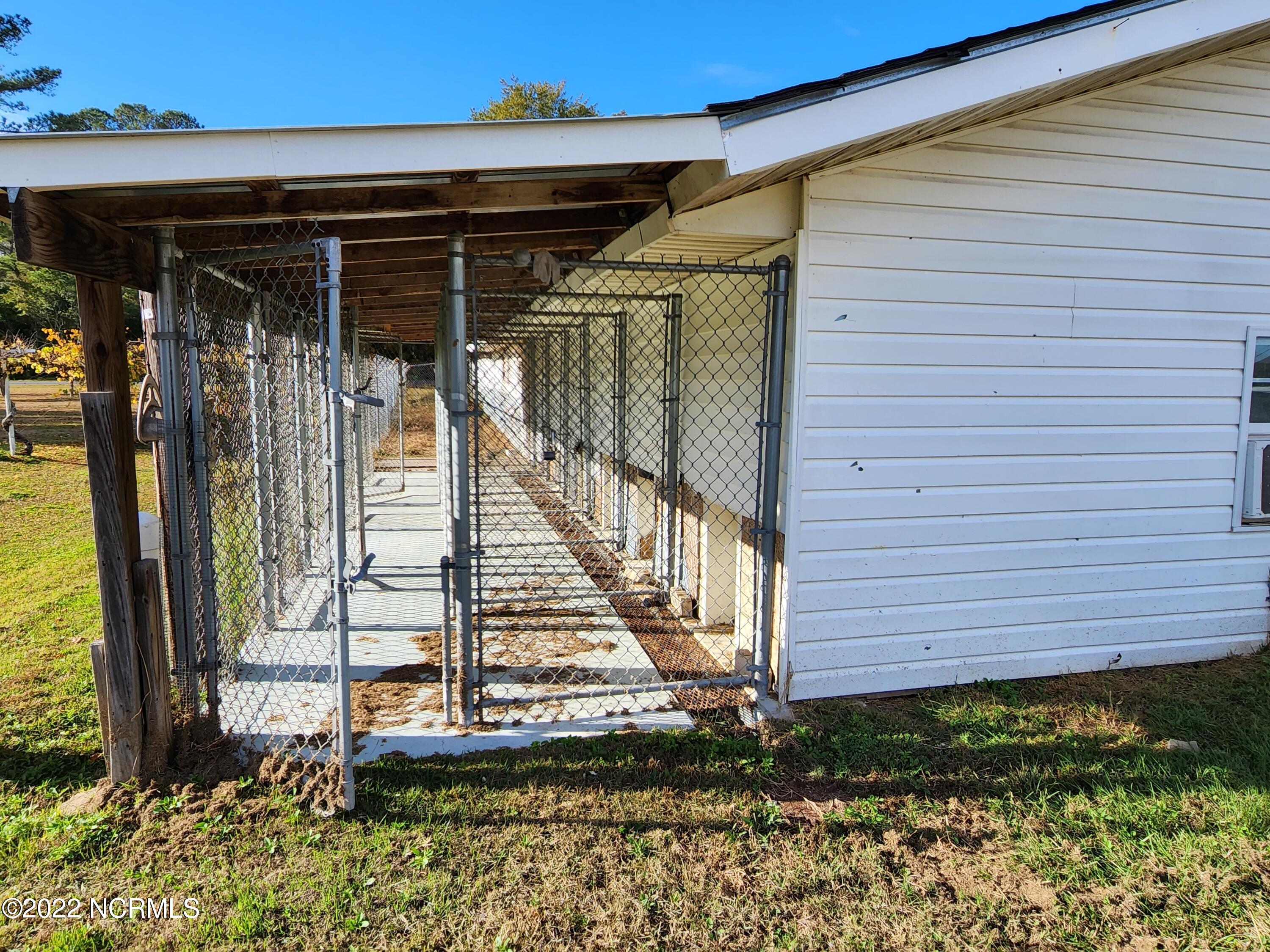 4490 Highway 41 Wallace, NC 28466 - Photo 32 of 35 Fenced Areas