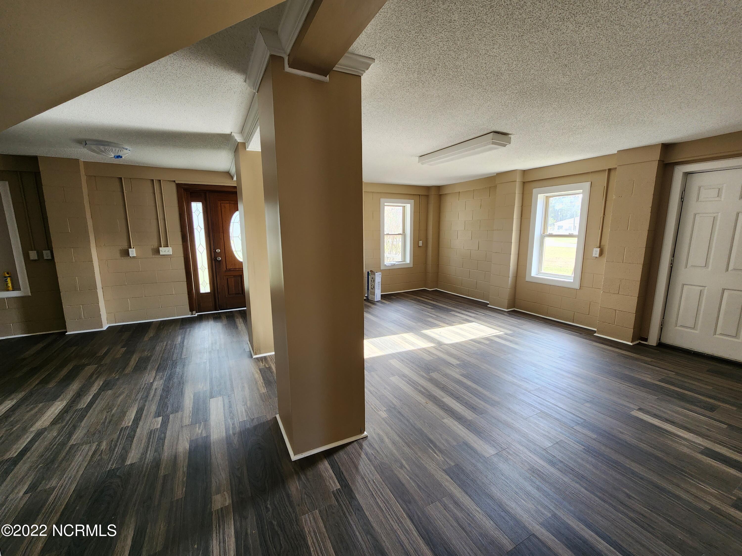 4490 Highway 41 Wallace, NC 28466 - Photo 7 of 35 Downstairs Living Area