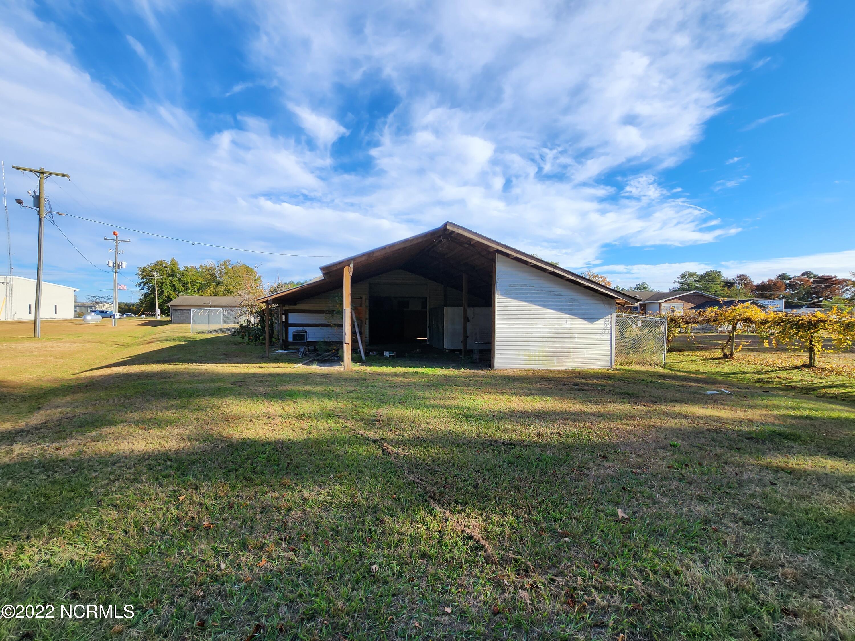 4490 Highway 41 Wallace, NC 28466 - Photo 9 of 35 Work Shop