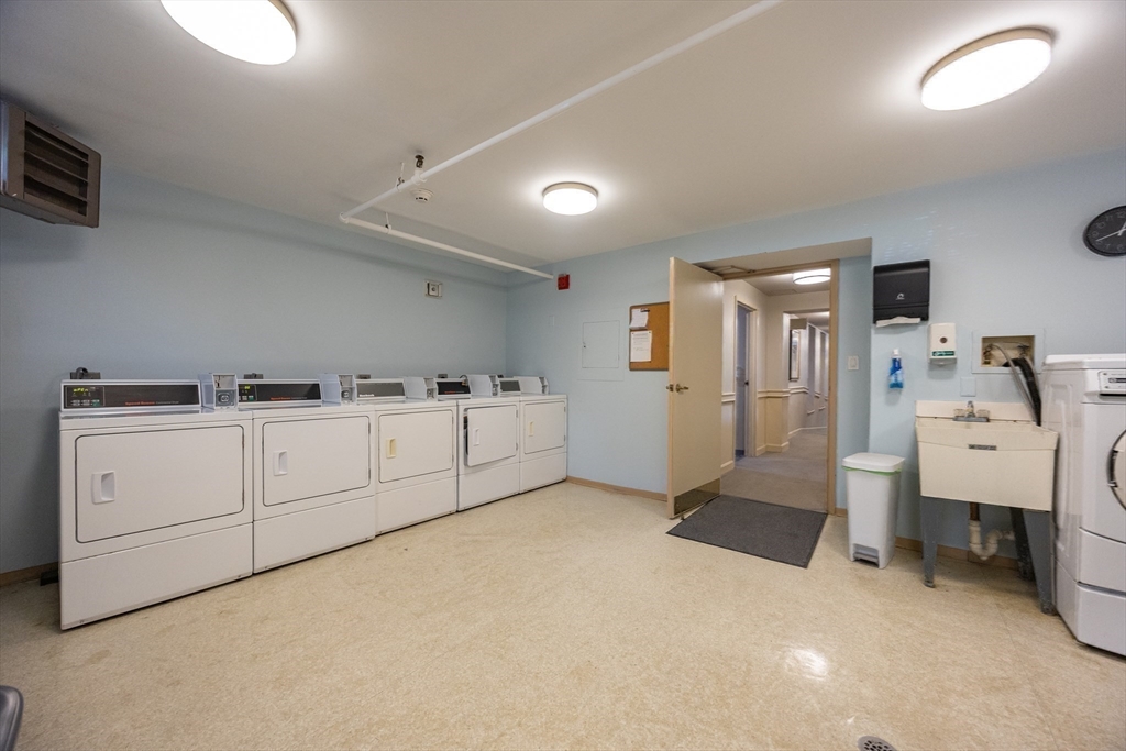 75 Glen Road, Unit B4 Brookline, MA 02445 - Photo 36 of 39