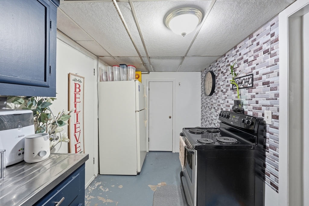 23 Smith Street Chicopee, MA 01020 - Photo 29 of 39