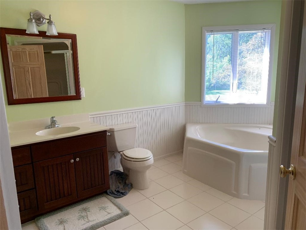 16711 4th Section Road Clarendon, NY 14470 - Photo 19 of 30 Primary Bathroom
