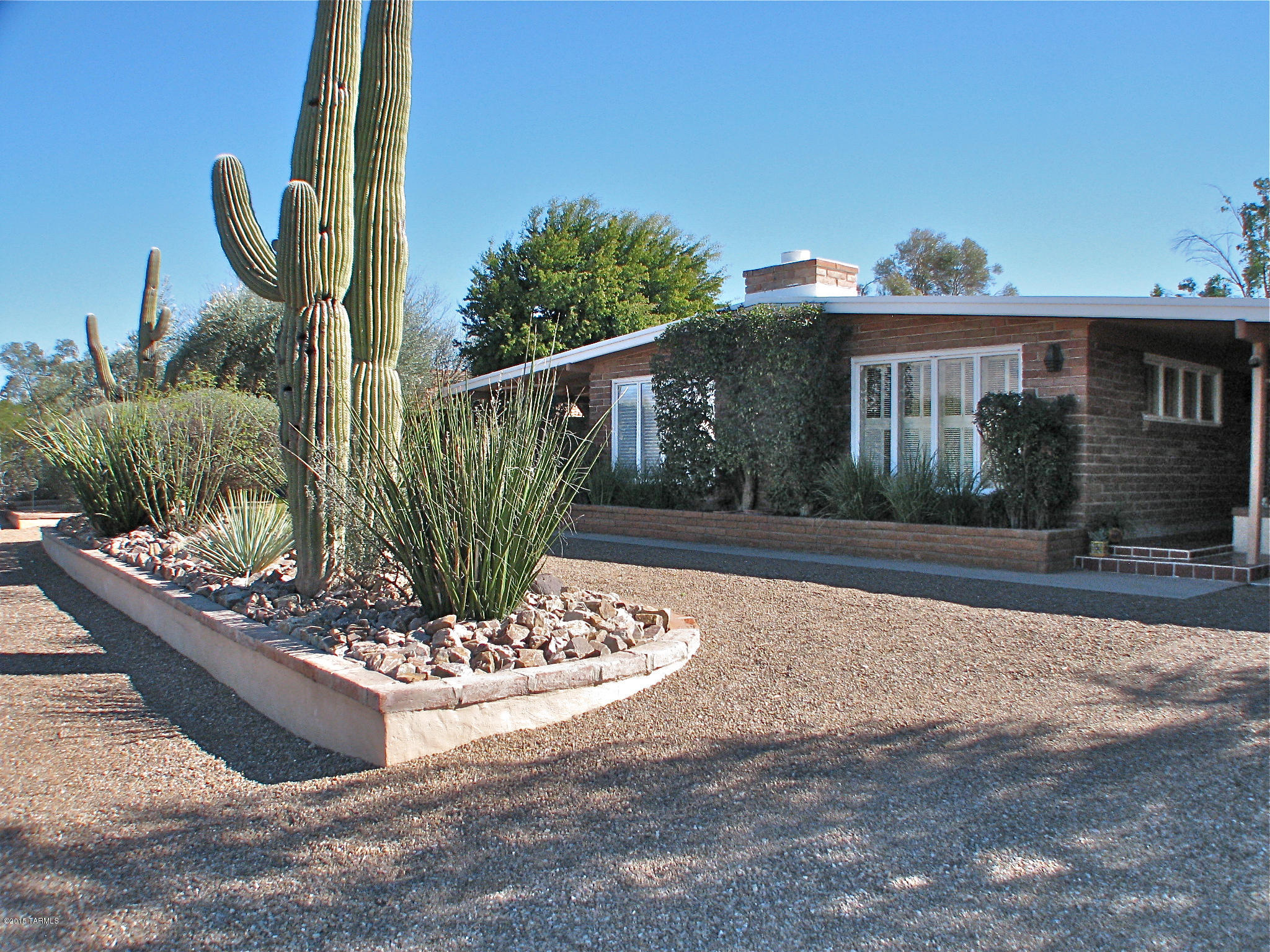 2328 East Greenlee Road Tucson, AZ 85719 - Photo 2 of 22 Gallery Image 2