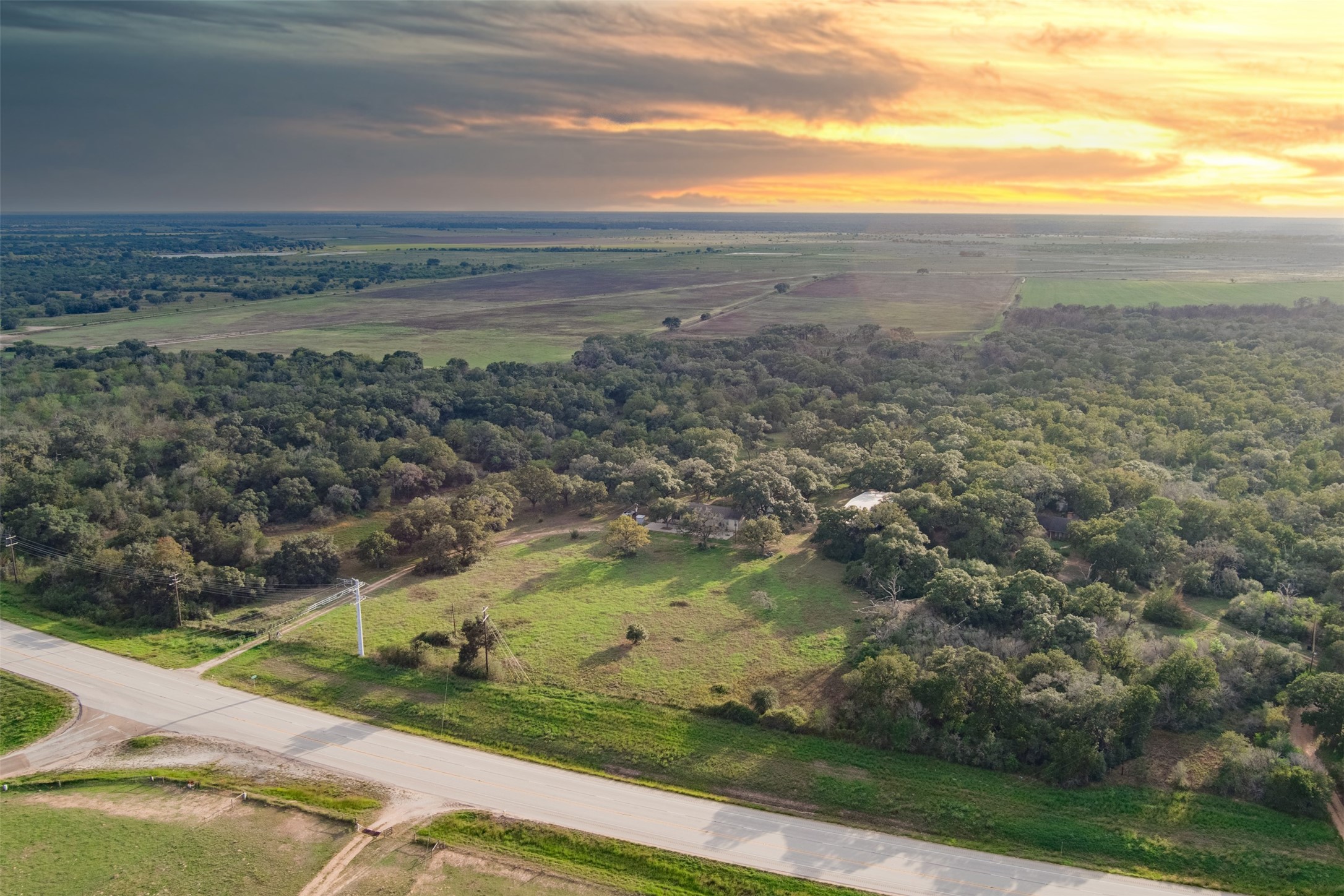 4636 Highway 71 Columbus, TX 78934 - Photo 3 of 50 a view of an ocean and beach