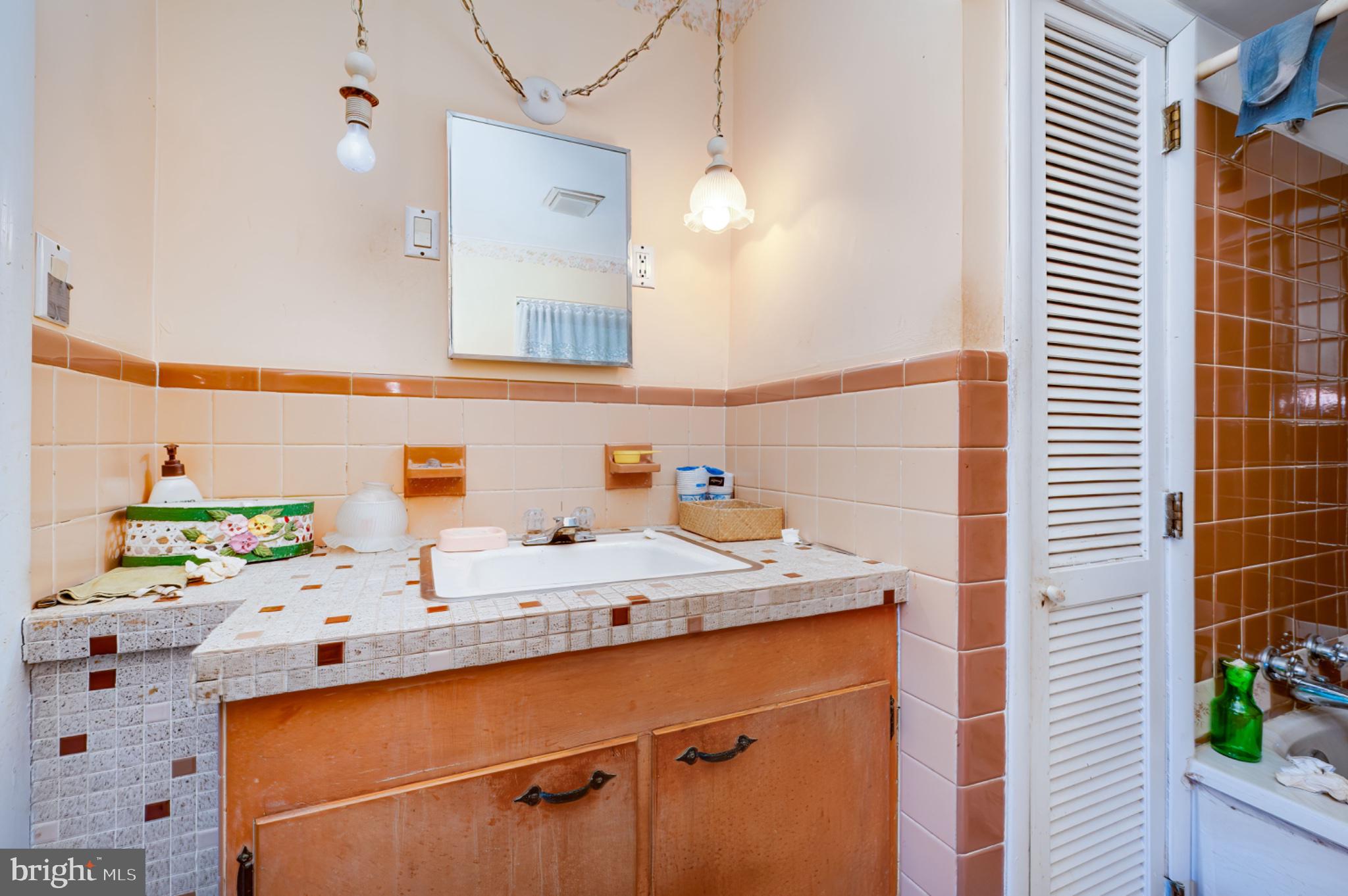 1430 Logan Street Reading, PA 19607 - Photo 19 of 34