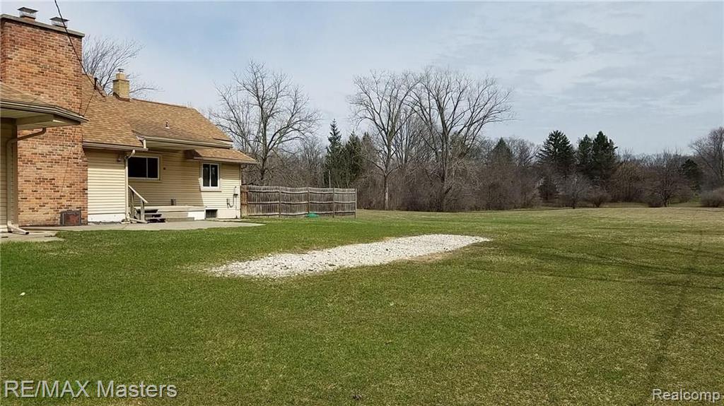 48905 9 Mile Road Northville, MI 48167 - Photo 6 of 24