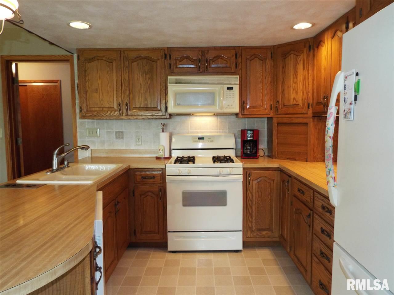26872 Allentown Road Tremont, IL 61568 - Photo 8 of 33