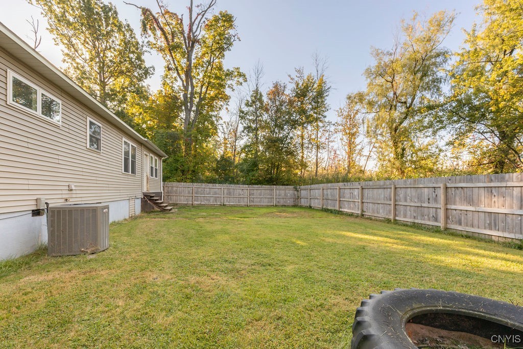 6330 Muskrat Bay Road Cicero, NY 13029 - Photo 4 of 30