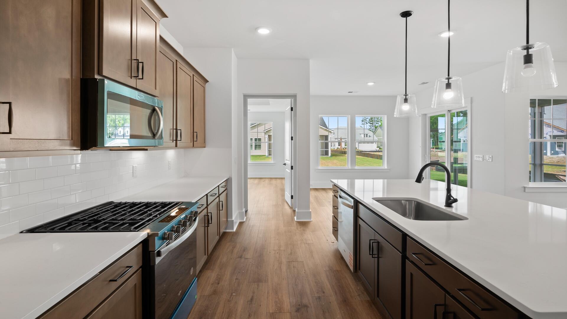 135 Summerwind Drive Summerville, SC 29486 - Photo 3 of 10 Kitchen(3)