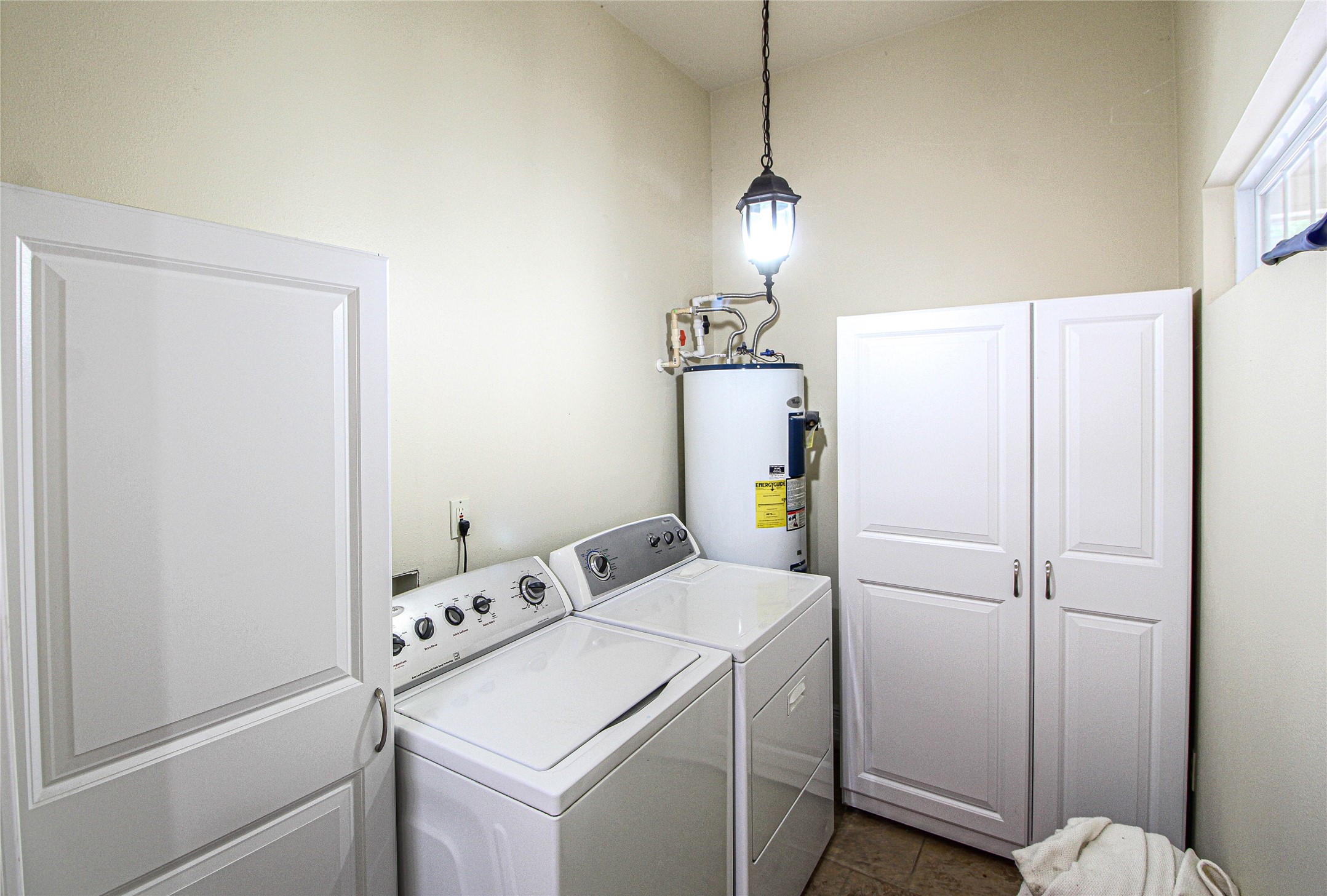 139 Berts Farm Road Livingston, TX 77351 - Photo 23 of 41 a utility room with dryer and washer
