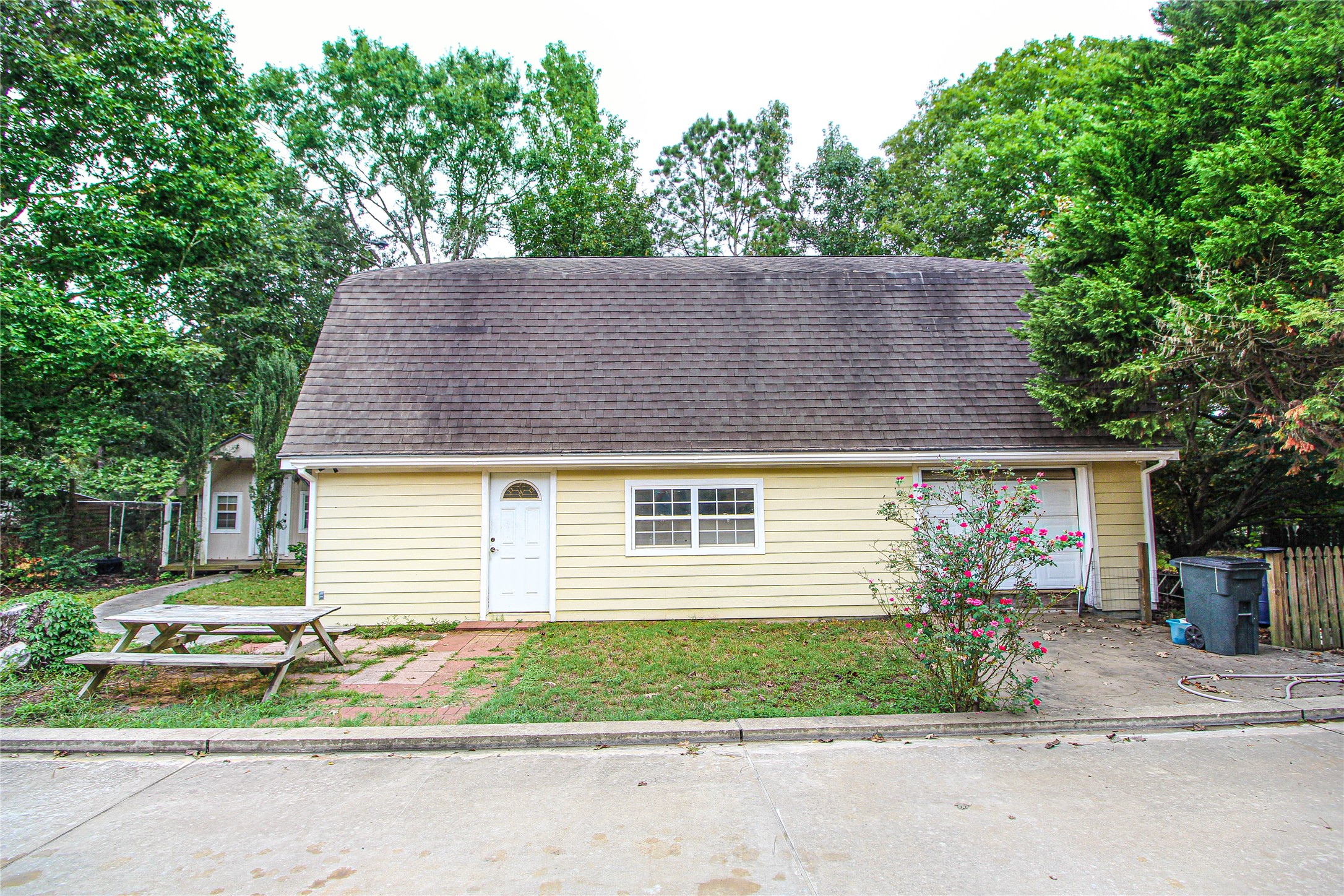 139 Berts Farm Road Livingston, TX 77351 - Photo 25 of 41 front view of a house and a yard