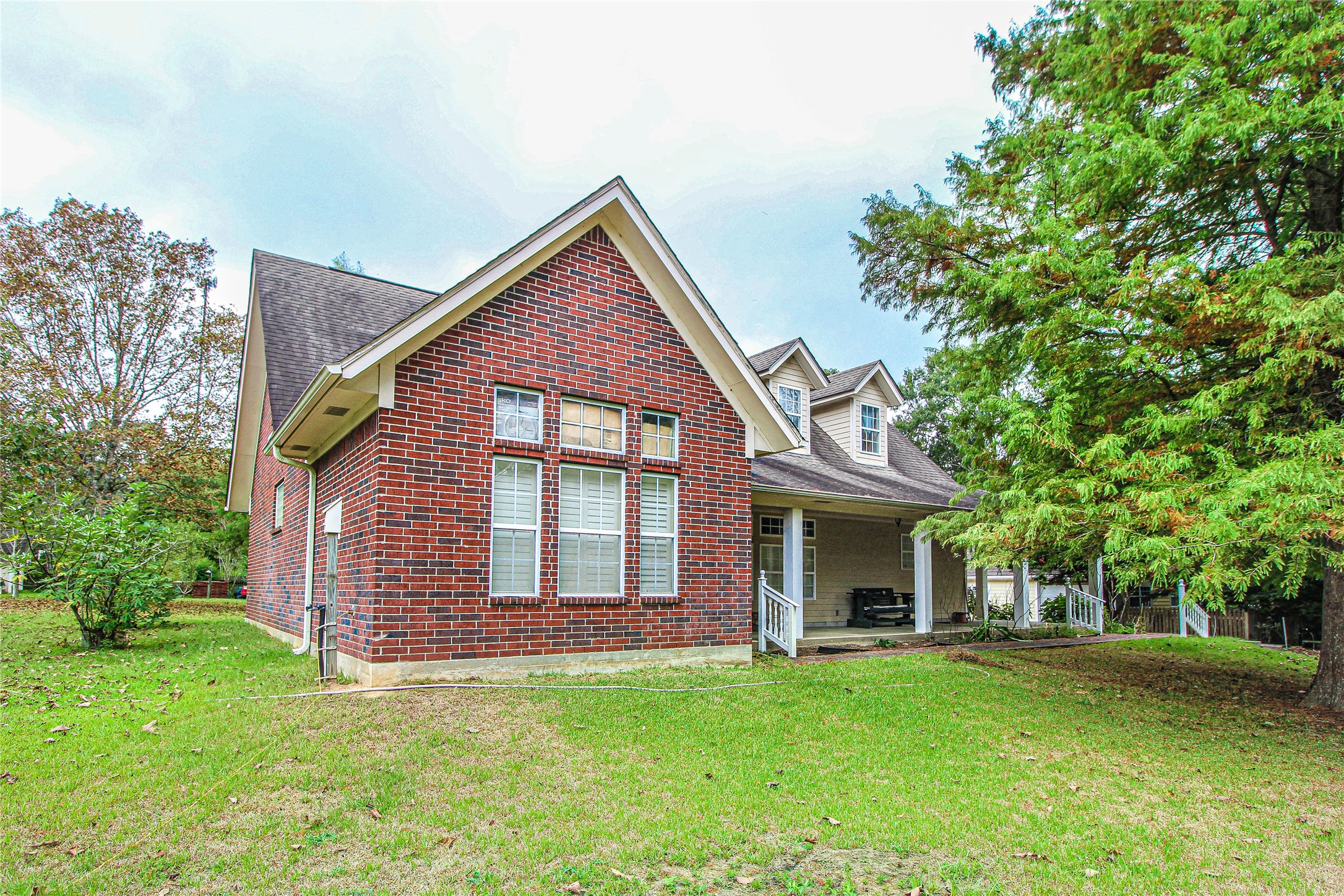 139 Berts Farm Road Livingston, TX 77351 - Photo 31 of 41 front view of a house with a garden