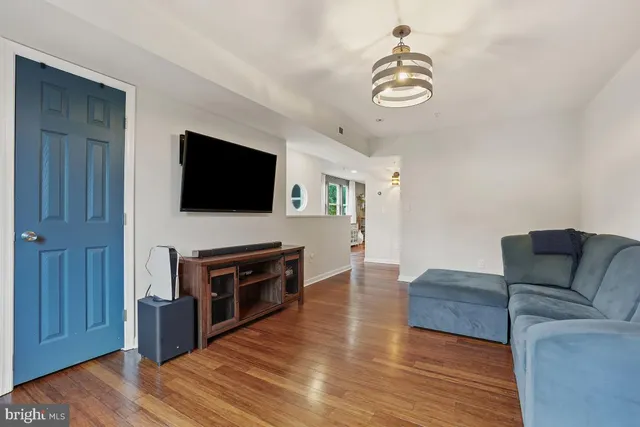 $680,000 | 1377 K Street Southeast, Unit 2, Washington, DC 20003