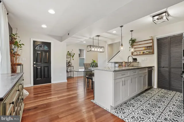 $680,000 | 1377 K Street Southeast, Unit 2, Washington, DC 20003