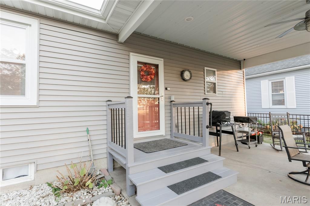 445 South Railway Street Mascoutah, IL 62258 - Photo 11 of 51