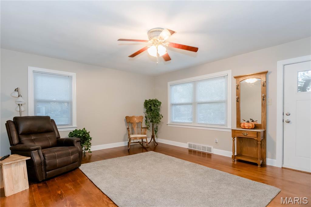 445 South Railway Street Mascoutah, IL 62258 - Photo 23 of 51