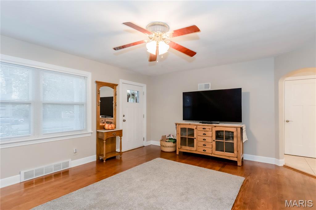 445 South Railway Street Mascoutah, IL 62258 - Photo 24 of 51