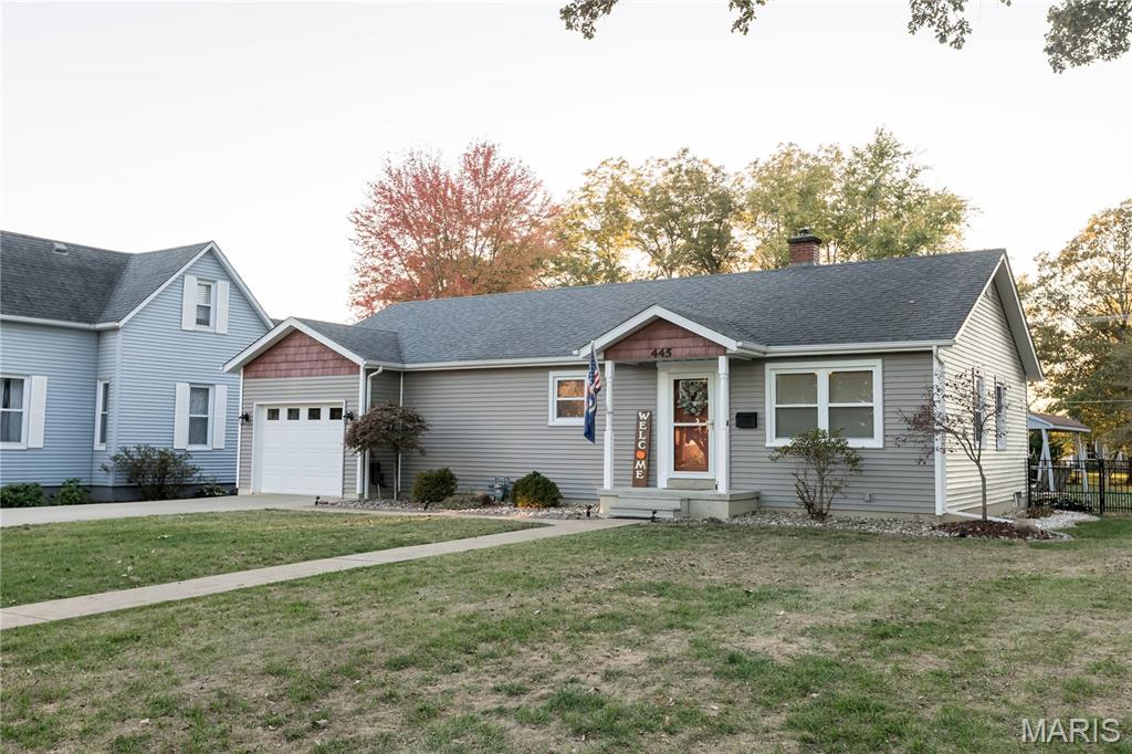 445 South Railway Street Mascoutah, IL 62258 - Photo 3 of 51