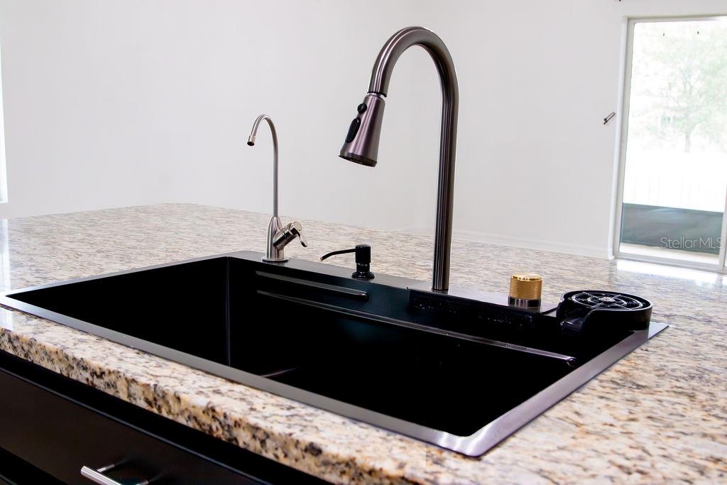 8089 Pelican Reed Circle Wesley Chapel, FL 33545 - Photo 15 of 61