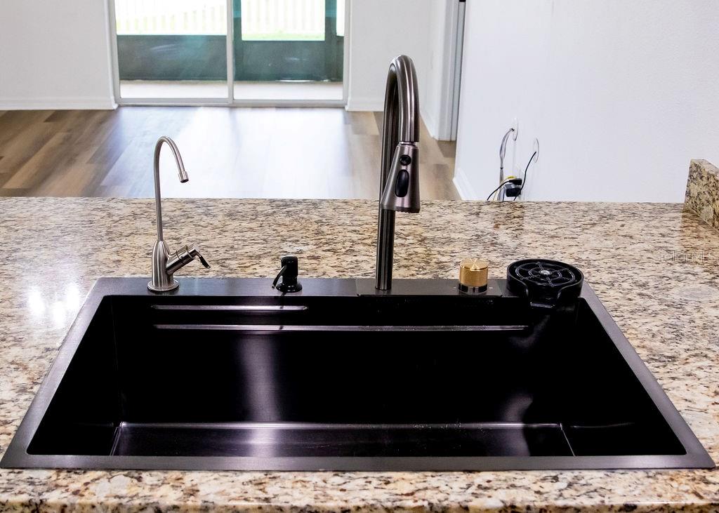 8089 Pelican Reed Circle Wesley Chapel, FL 33545 - Photo 16 of 61