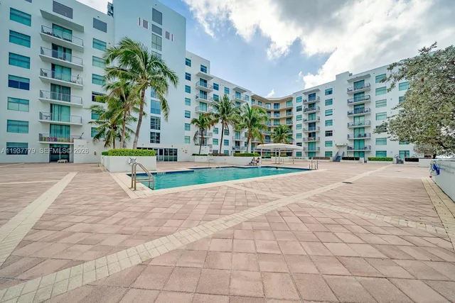 $2,650 | 140 South Dixie Highway, Unit 1011, Hollywood, FL 33020