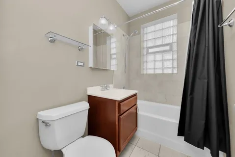 $270,000 | 4241 North Kimball Avenue, Unit 2, Chicago, IL 60618