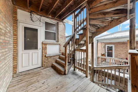 $270,000 | 4241 North Kimball Avenue, Unit 2, Chicago, IL 60618