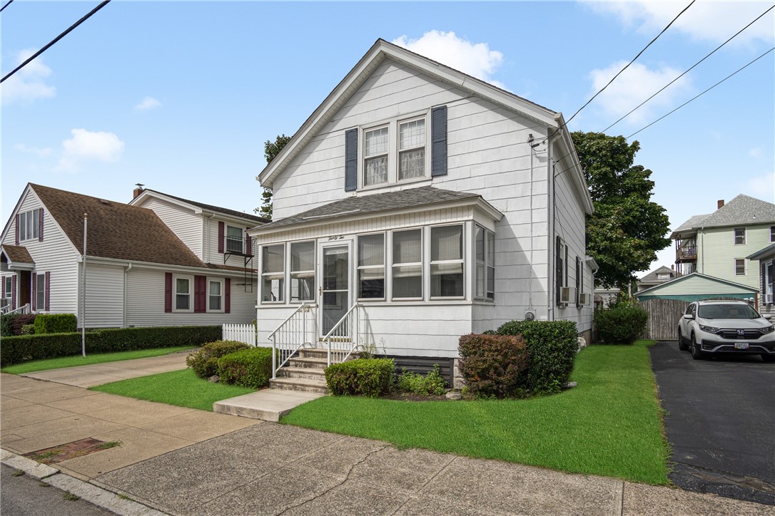 32 Calder Street Pawtucket, RI 02861 - Photo 2 of 24 Gallery Image 2