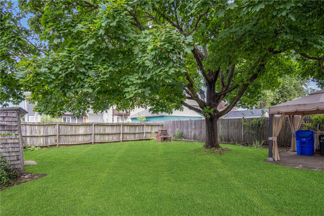32 Calder Street Pawtucket, RI 02861 - Photo 7 of 24 Gallery Image 7