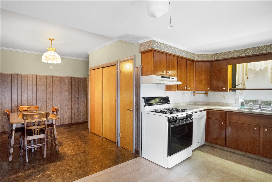 32 Calder Street Pawtucket, RI 02861 - Photo 9 of 24 Gallery Image 9