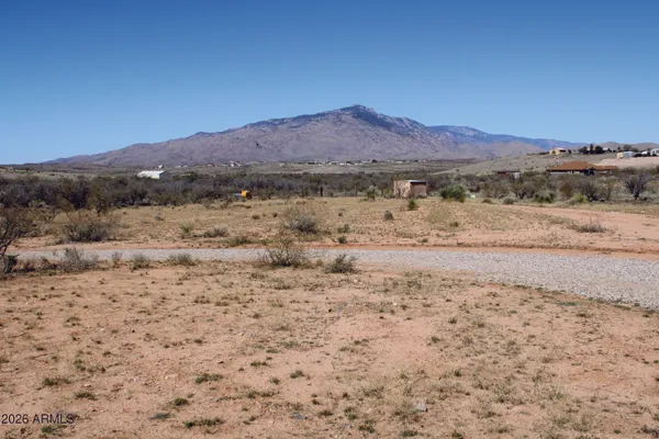 a view of a dry field