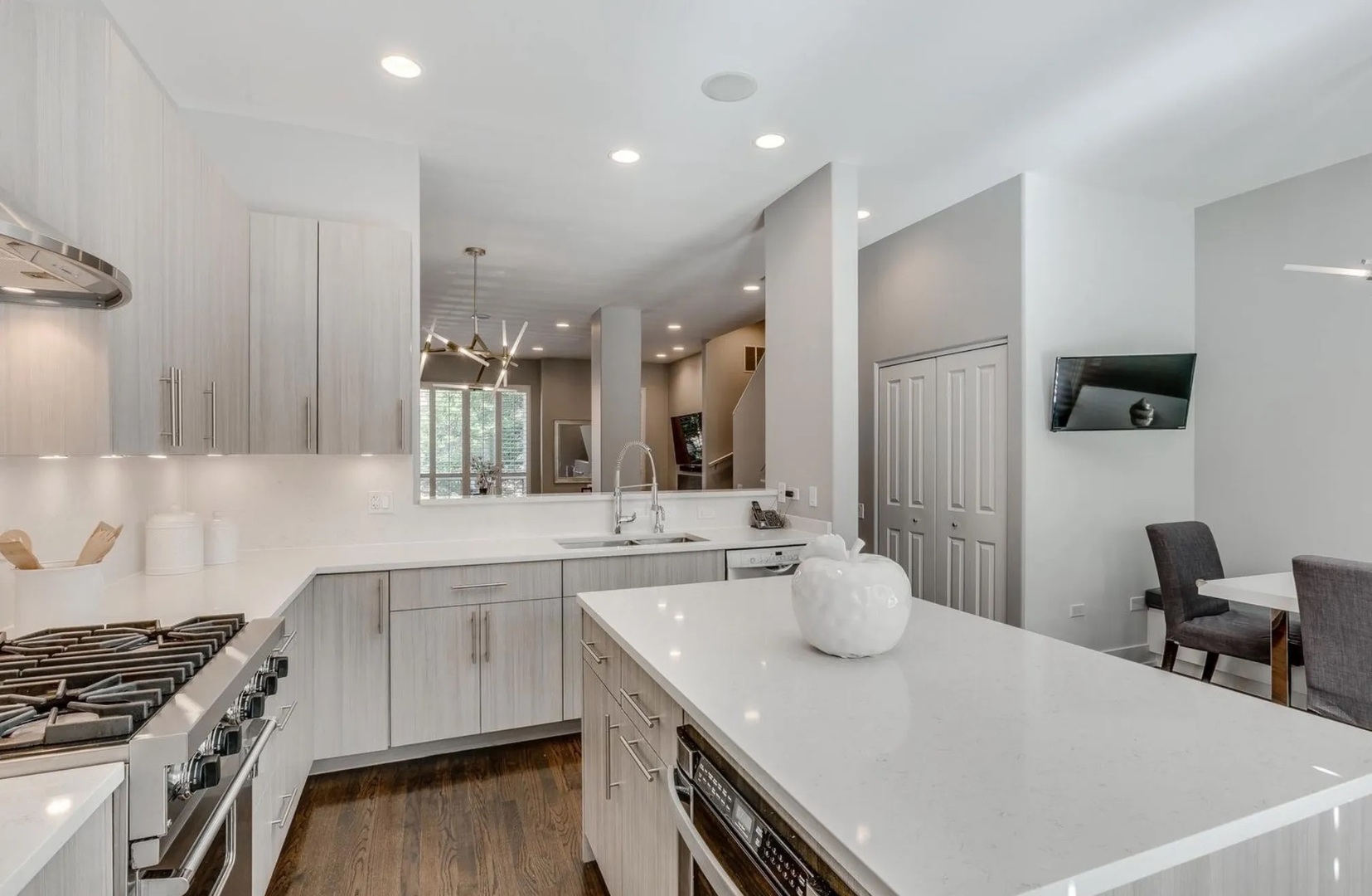 111 South Aberdeen Street Chicago, IL 60607 - Photo 6 of 16 Gallery Image 6